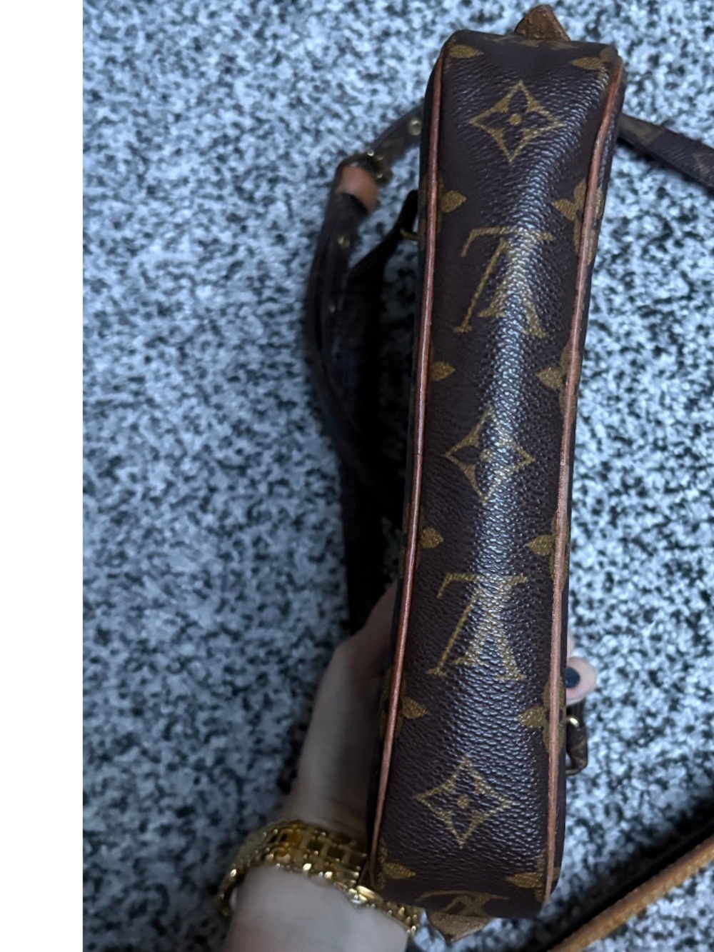 Authentic Louis Vuitton Marley Shoulder Bag - Picture 2 of 15